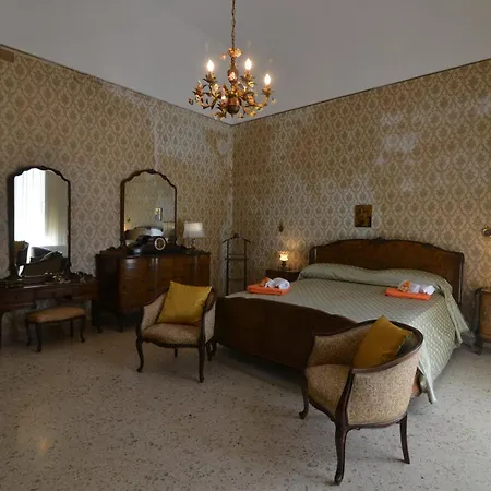 Basilicata Host To Host-casa Eleonora בית הארחה פיסטיצ'י