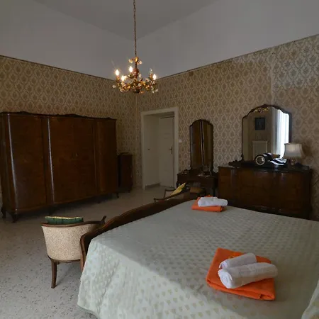 Basilicata Host To Host-casa Eleonora בית הארחה